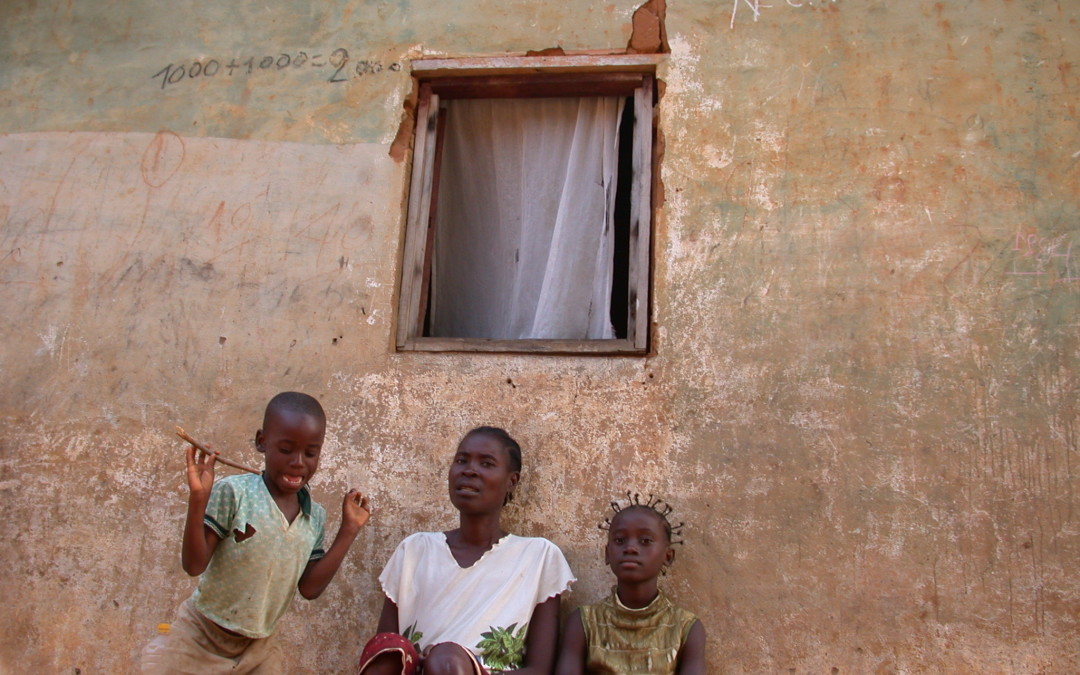 Angola, 2004